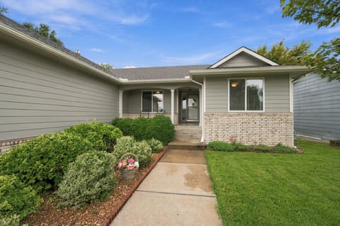 10701 W Lamp Cir, Wichita, KS, 67215 photo 4