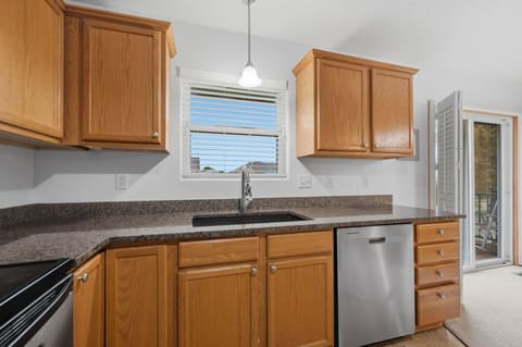 10701 W Lamp Cir, Wichita, KS, 67215 photo 7