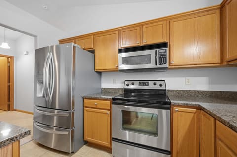 10701 W Lamp Cir, Wichita, KS, 67215 photo 6