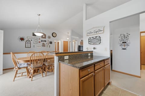 10701 W Lamp Cir, Wichita, KS, 67215 photo 8