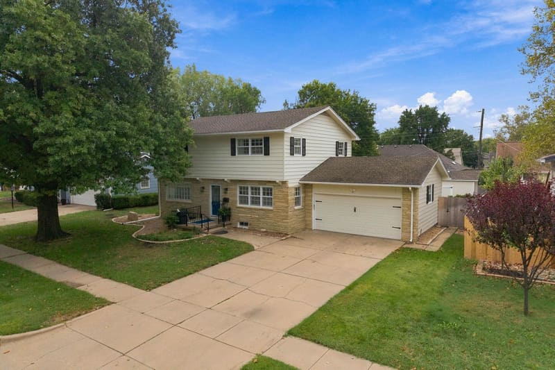 7005 E Magill, Wichita