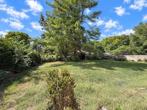 6836 Glenwood St, Overland Park, KS, 66204 photo 4