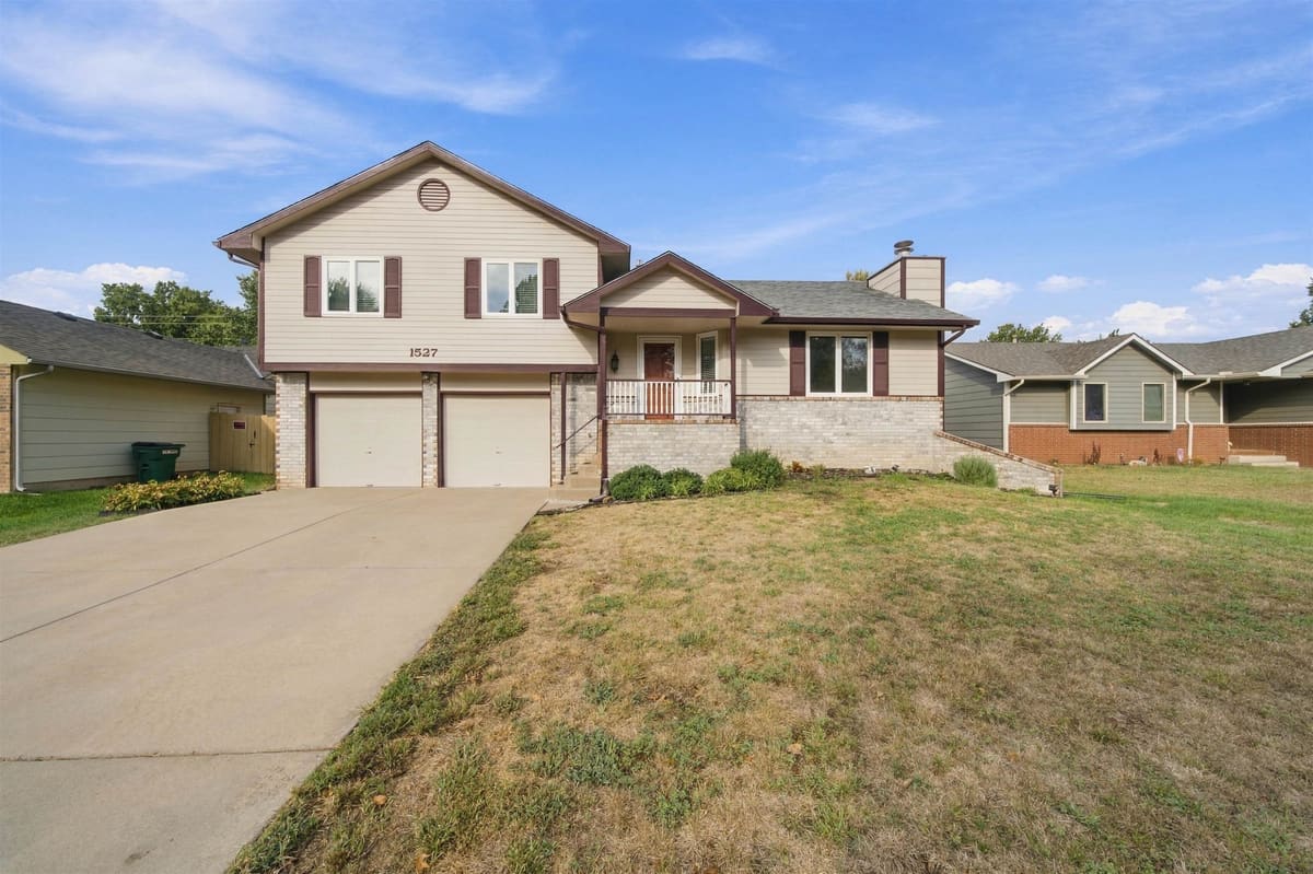 1527 N Pine Grove St, Wichita, KS, 67212