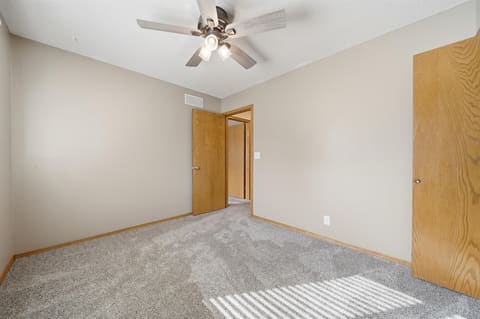 1527 N Pine Grove St, Wichita, KS, 67212 photo 8