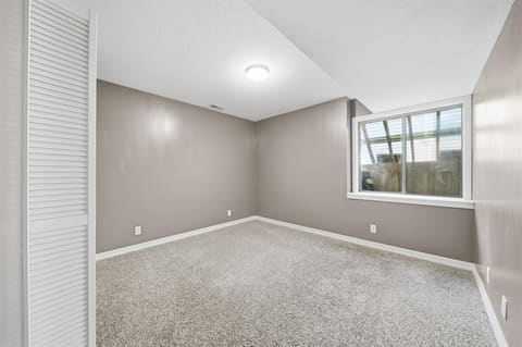 1527 N Pine Grove St, Wichita, KS, 67212 photo 11