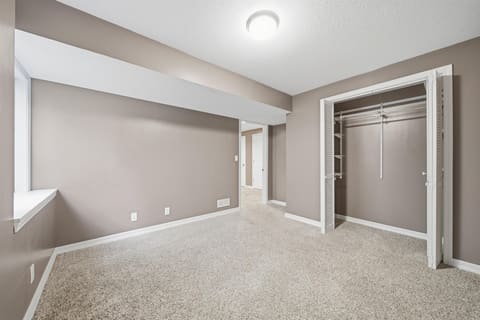 1527 N Pine Grove St, Wichita, KS, 67212 photo 12