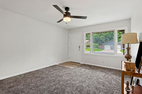 617 W 4th, Haysville, KS, 67060 photo 6