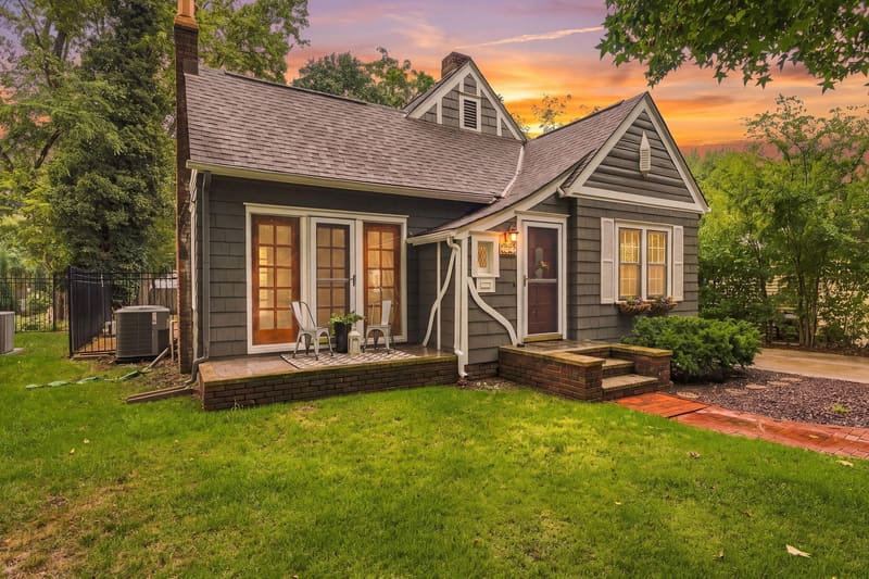 3431 E Pine St, Wichita