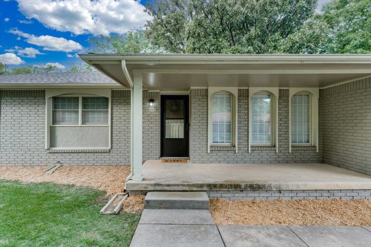 849 N Brook Forest Rd, Derby, KS, 67037