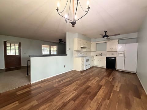 524 Meadowbrook CT, Newton, KS, 67114 photo 5