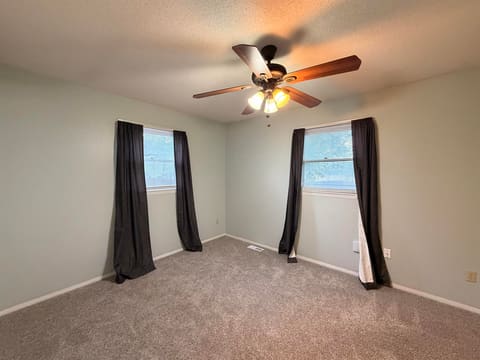 524 Meadowbrook CT, Newton, KS, 67114 photo 11