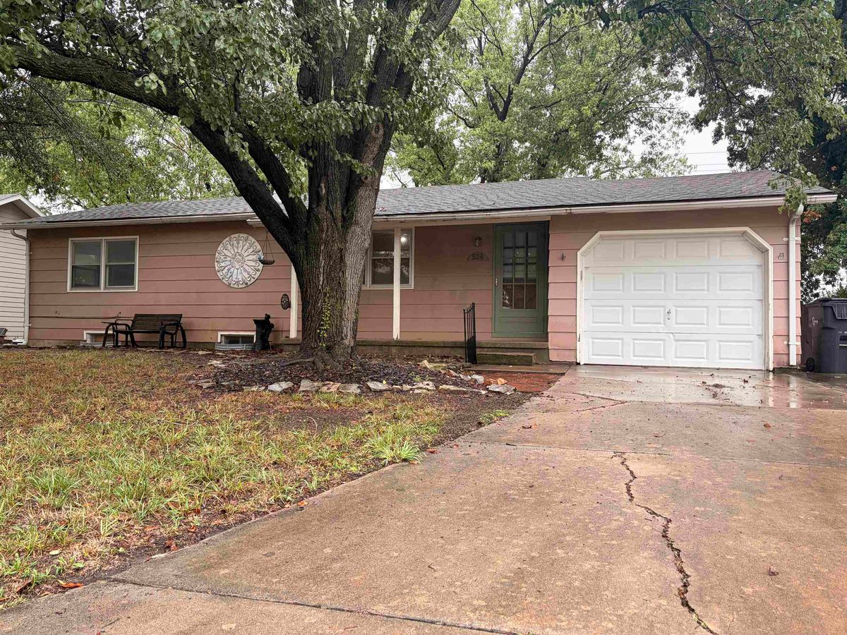 524 Meadowbrook CT, Newton, KS, 67114
