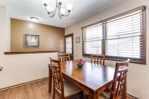 1105 N Hazelwood Ln, Wichita, KS, 67212 photo 7