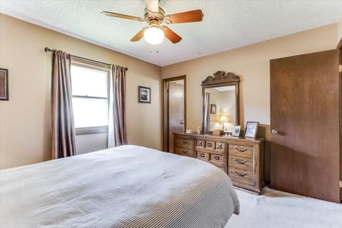 1105 N Hazelwood Ln, Wichita, KS, 67212 photo 12