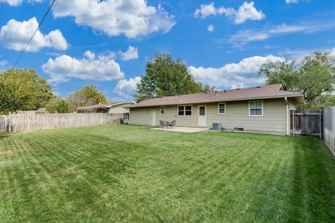 1105 N Hazelwood Ln, Wichita, KS, 67212 photo 26