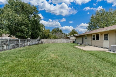 1105 N Hazelwood Ln, Wichita, KS, 67212 photo 27
