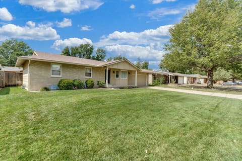1105 N Hazelwood Ln, Wichita, KS, 67212 photo 31