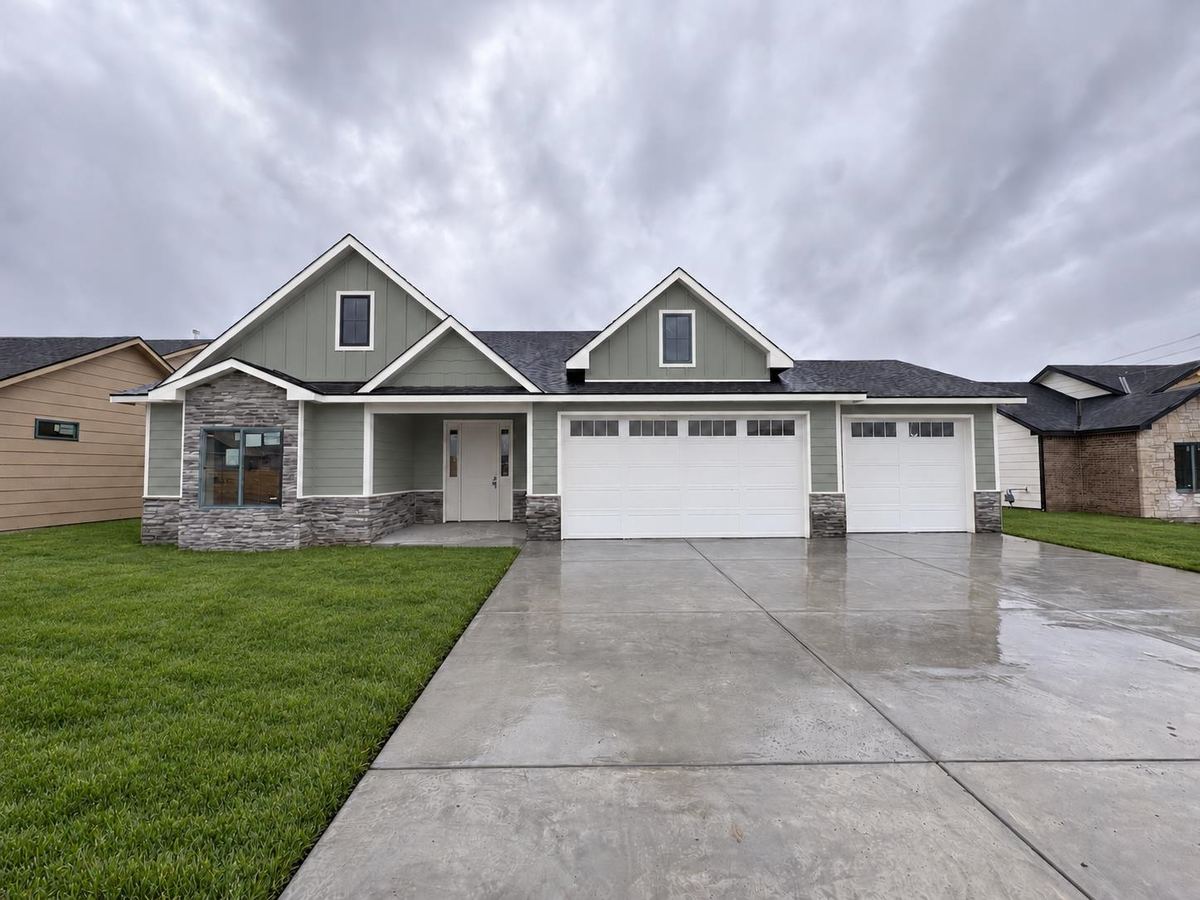 5907 Plumthicket St, Bel Aire, KS, 67220