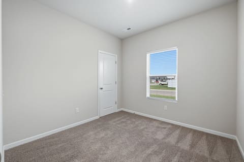 2717 S Cypress St, Wichita, KS, 67210-2475 photo 17