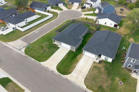 2717 S Cypress St, Wichita, KS, 67210-2475 photo 27