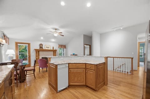 2833 N Plumthicket Cir, Wichita, KS, 67226 photo 10