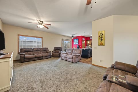 2872 Melanie Ln, Salina, KS, 67401 photo 4