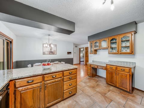 1409 N Wagon Wheel Ct, Derby, KS, 67037 photo 4