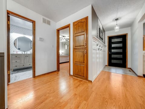 1409 N Wagon Wheel Ct, Derby, KS, 67037 photo 5