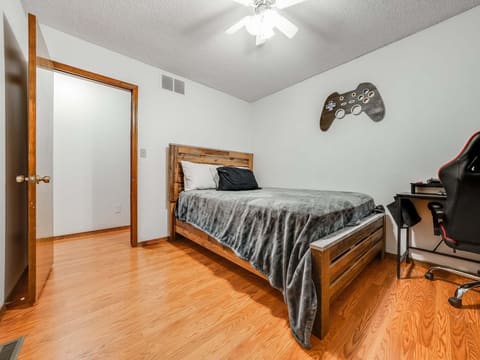 1409 N Wagon Wheel Ct, Derby, KS, 67037 photo 25