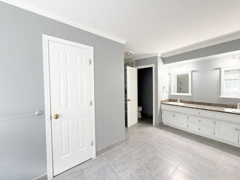 6836 Glenwood St, Overland Park, KS, 66204 photo 24