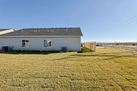 3821-3823 S Bluelake Ct, Wichita, KS, 67215 photo 3