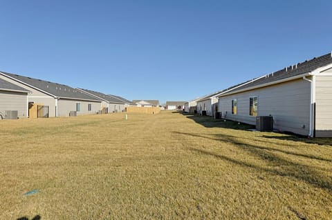 3821-3823 S Bluelake Ct, Wichita, KS, 67215 photo 4
