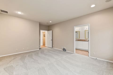 814 N Woodridge St, Wichita, KS, 67206 photo 25