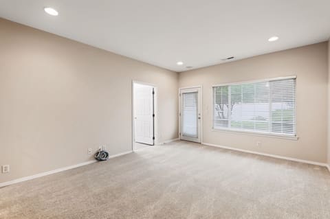 814 N Woodridge St, Wichita, KS, 67206 photo 26