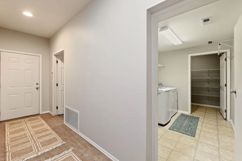 814 N Woodridge St, Wichita, KS, 67206 photo 29