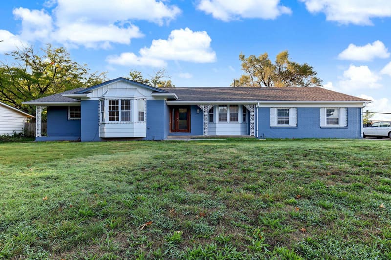 8001 E MOCKINGBIRD, Wichita