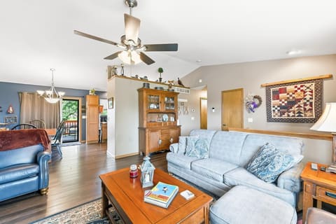 4229 Niblick Dr, Winfield, KS, 67156-8886 photo 4