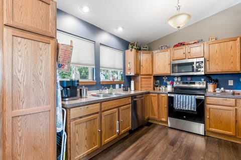 4229 Niblick Dr, Winfield, KS, 67156-8886 photo 6