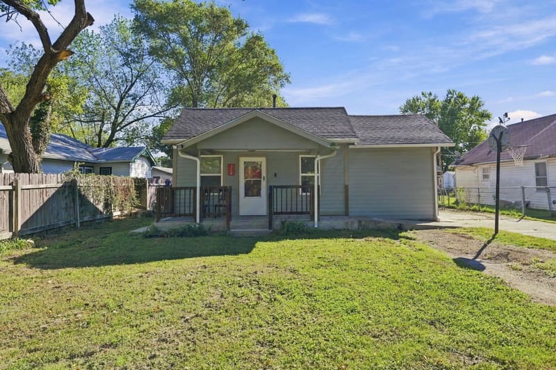 218 N Poplar, Douglass