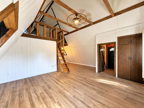 8232 N Prairie Lake Rd, Moundridge, KS, 67107 photo 3