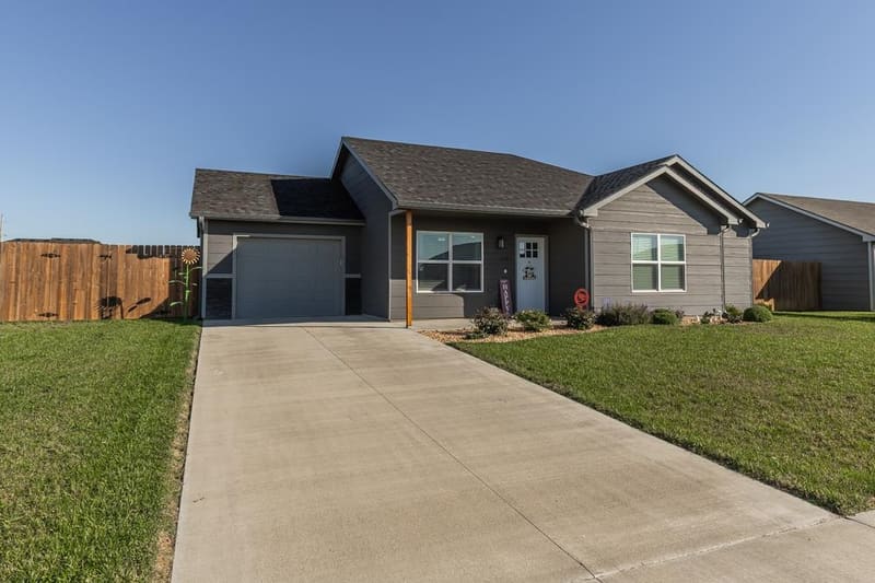 1109 Nautical Dr, Salina