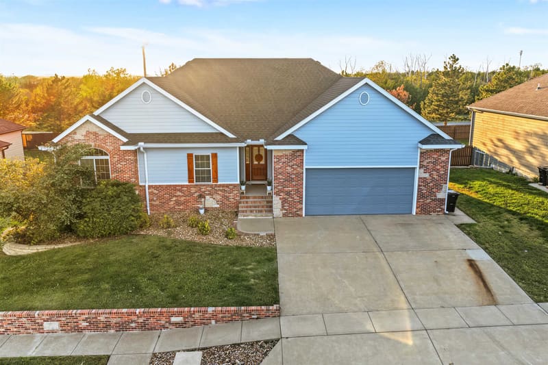 2208 Brookefield Dr, Salina