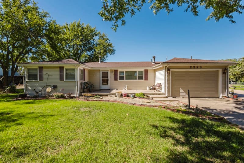 2223 S Clay Ln, Wichita