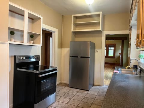842 N Litchfield Ave, Wichita, KS, 67203 photo 7