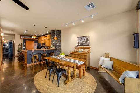 515 S Main St Apt 203, Wichita, KS, 67202 photo 12