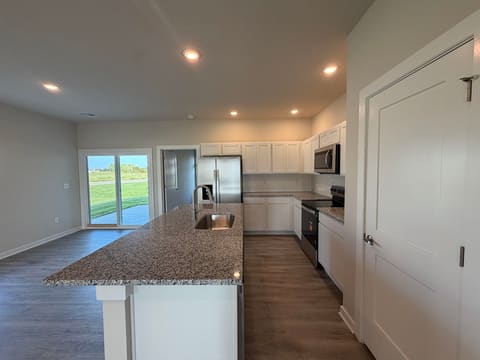 2244 S Colt Pl, Haysville, KS, 67060 photo 6