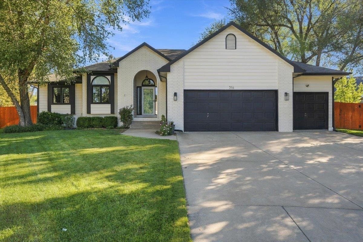 316 Pinecrest Pl, Andover, KS, 67002