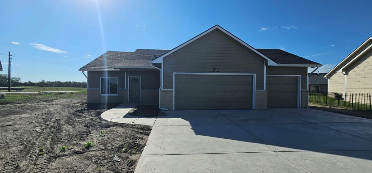 1621 Midway Ct., Valley Center, KS, 67147