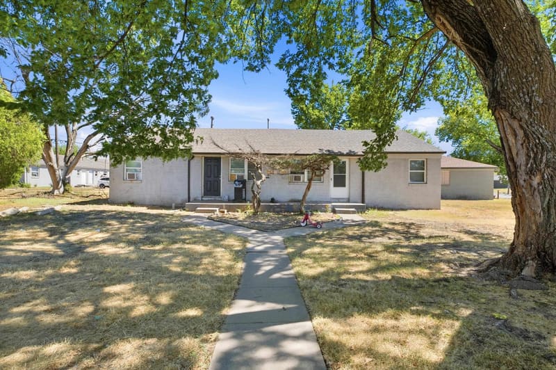 6514-6516 E Cottonwood Lane, Wichita