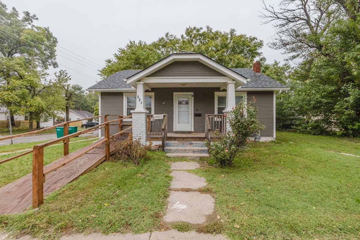601 N Chautauqua, Wichita, KS, 67214